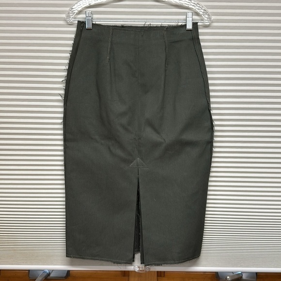 Tomas Maier Army Green Raw Edge Hem Slim Pencil Skirt Size 2 - Picture 5 of 10